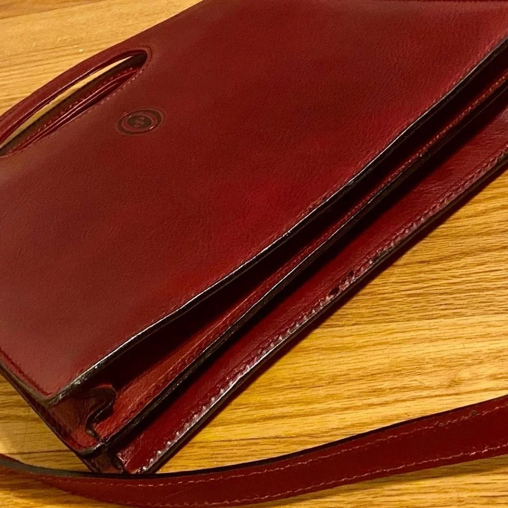 Elegant Red Leather Handbag - Picture 5 of 7